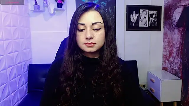 Snapshot of Eva_Roussell chatting on 11-07-25, 02:39 Eva Roussell online show from 11-07-25, 02:39