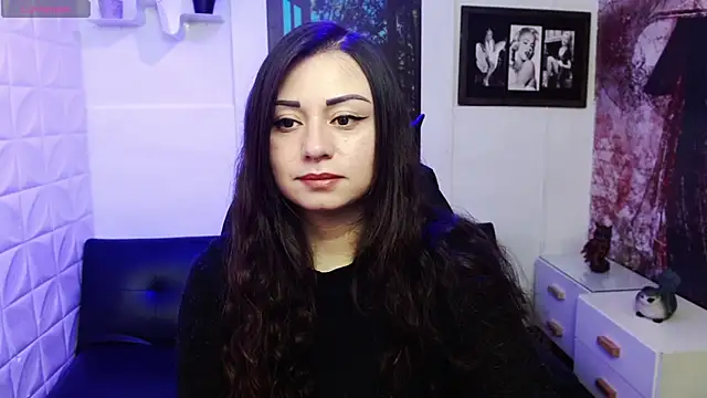 Snapshot of Eva_Roussell chatting on 11-08-25, 02:39 Eva Roussell online show from 11-08-25, 02:39