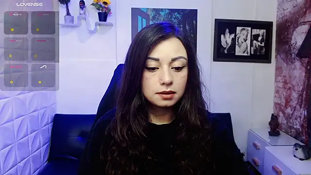 Snapshot of Eva_Roussell chatting on 11-14-25, 02:38 Eva Roussell online show from 11-14-25, 02:38