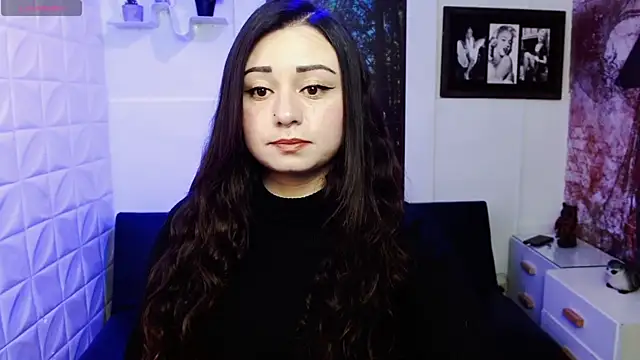 Snapshot of Eva_Roussell chatting on 11-15-25, 02:24 Eva Roussell online show from 11-15-25, 02:24