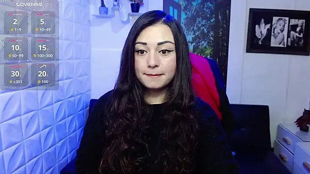 Snapshot of Eva_Roussell chatting on 11-18-25, 03:38 Eva Roussell online show from 11-18-25, 03:38