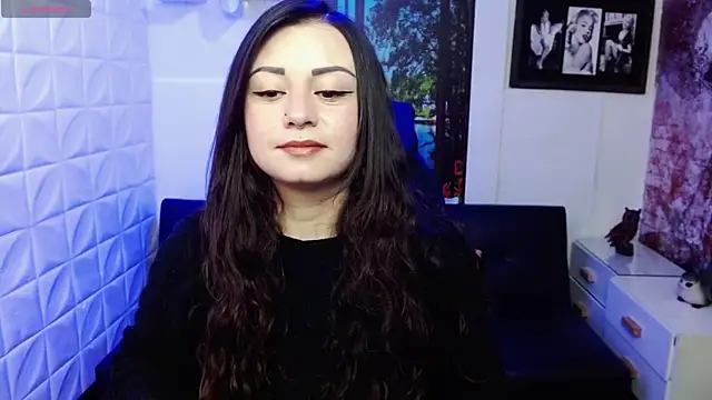 Snapshot of Eva_Roussell chatting on 11-20-25, 02:28 Eva Roussell online show from 11-20-25, 02:28