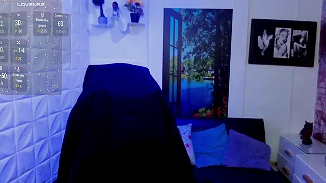 Snapshot of Eva_Roussell chatting on 11-28-25, 02:42 Eva Roussell online show from 11-28-25, 02:42