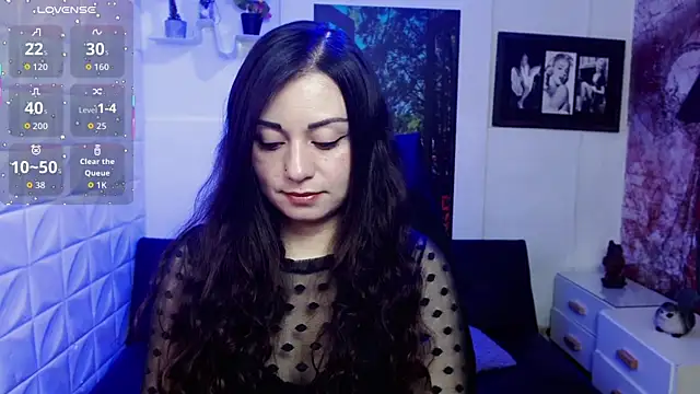 Snapshot of Eva_Roussell chatting on 11-29-25, 02:42 Eva Roussell online show from 11-29-25, 02:42