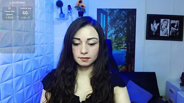 Snapshot of Eva_Roussell chatting on 12-01-25, 02:44 Eva Roussell online show from 12-01-25, 02:44