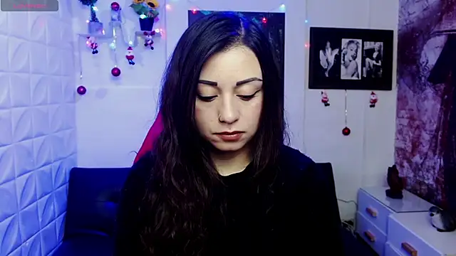 Snapshot of Eva_Roussell chatting on 12-05-25, 02:36 Eva Roussell online show from 12-05-25, 02:36