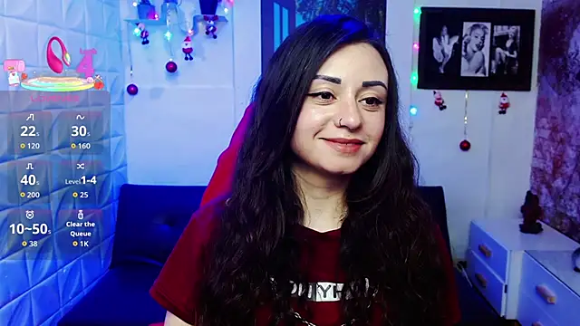 Snapshot of Eva_Roussell chatting on 12-13-25, 07:53 Eva Roussell online show from 12-13-25, 07:53