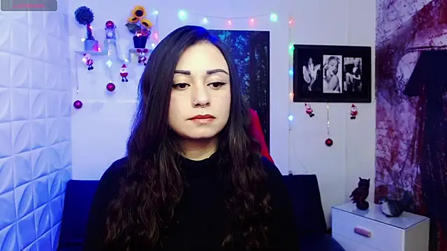 Snapshot of Eva_Roussell chatting on 12-14-25, 02:33 Eva Roussell online show from 12-14-25, 02:33