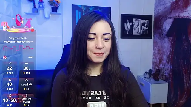 Snapshot of Eva_Roussell chatting on 01-19-26, 03:05 Eva Roussell online show from 01-19-26, 03:05