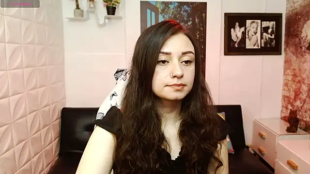 Snapshot of Eva_Roussell chatting on 02-02-26, 02:38 Eva Roussell online show from 02-02-26, 02:38