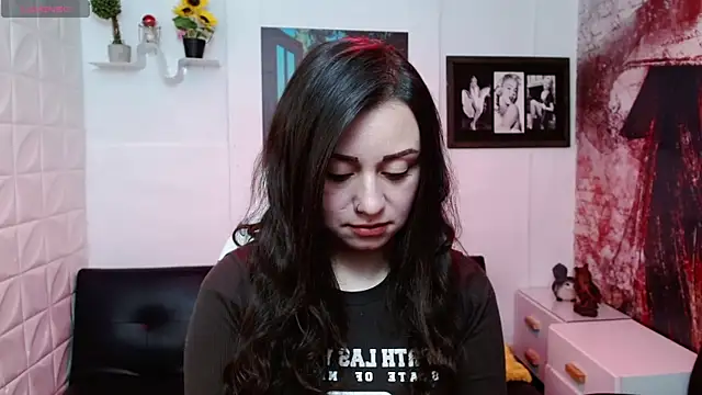 Snapshot of Eva_Roussell chatting on 02-04-26, 03:07 Eva Roussell online show from 02-04-26, 03:07