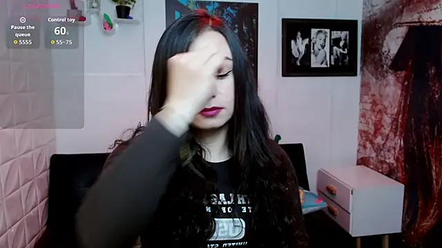 Snapshot of Eva_Roussell chatting on 02-18-26, 02:35 Eva Roussell online show from 02-18-26, 02:35