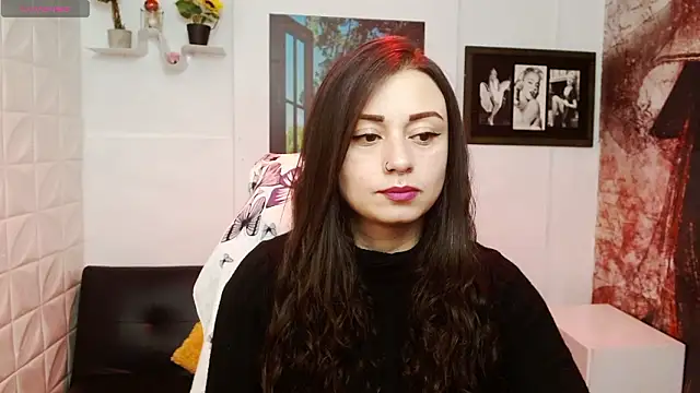 Snapshot of Eva_Roussell chatting on 02-20-26, 02:17 Eva Roussell online show from 02-20-26, 02:17