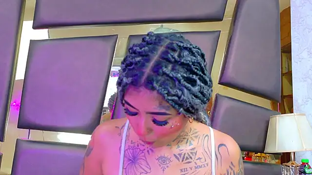 EmilieLake online show from 02-12-26, 07:42