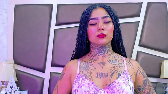 EmilieLake online show from 04-28-26, 07:52