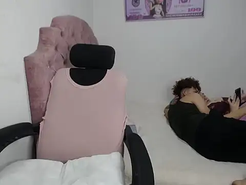 Snapshot of brutal_dirty_sex chatting on 12-21-25, 03:02 brutal dirty sex online show from 12-21-25, 03:02