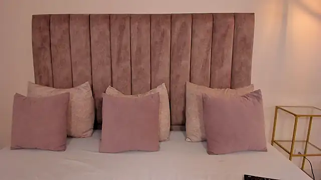 amber colliiins online show from 08-04-26, 05:37