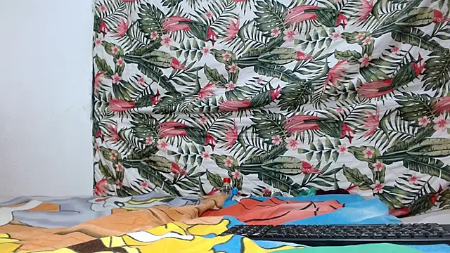 Snapshot of smallkarlakarla chatting on 01-14-26, 10:36 smallkarlakarla online show from 01-14-26, 10:36