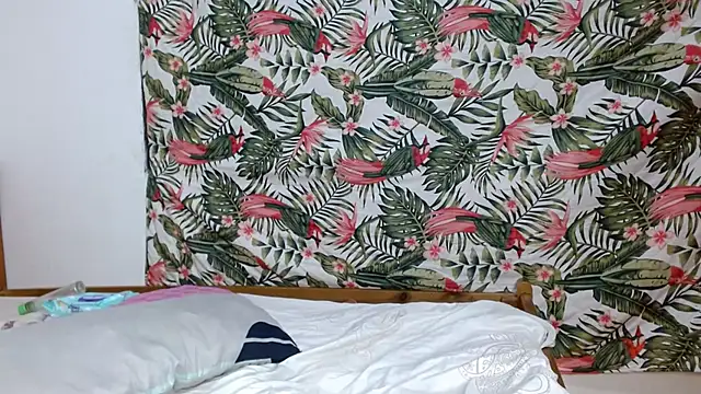 Snapshot of smallkarlakarla chatting on 02-20-26, 10:32 smallkarlakarla online show from 02-20-26, 10:32