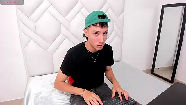 LittleDanny  online show from 11-03-25, 07:37