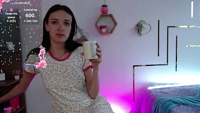 AuroraHans1 online show from 04-18-26, 07:58