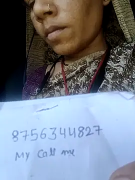 Snapshot of Idhika_Handoo chatting on 09-23-25, 04:59 Idhika Handoo online show from 09-23-25, 04:59