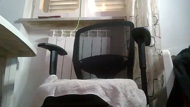 Snapshot of Giada47 chatting on 03-03-26, 04:02 Giada47 online show from 03-03-26, 04:02