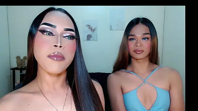 Snapshot of Lessandra_Lust chatting on 09-08-25, 04:06 Lessandra Lust online show from 09-08-25, 04:06