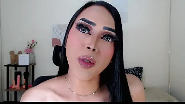 Snapshot of Lessandra_Lust chatting on 10-04-25, 10:52 Lessandra Lust online show from 10-04-25, 10:52