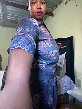 Curvycandy95 online show from 06-08-26, 06:25