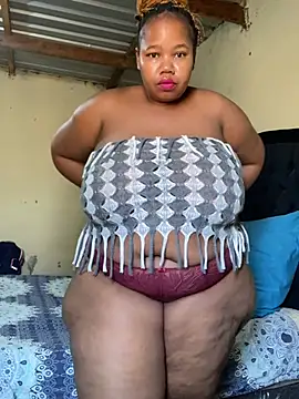 Curvycandy95 online show from 07-10-26, 07:34