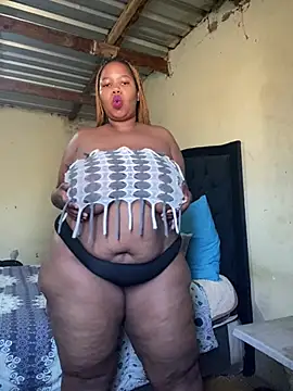 Curvycandy95 online show from 07-15-26, 07:57