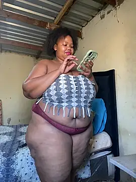 Curvycandy95 online show from 07-17-26, 07:37