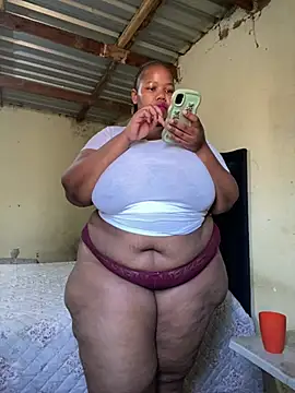 Curvycandy95 online show from 07-27-26, 06:09