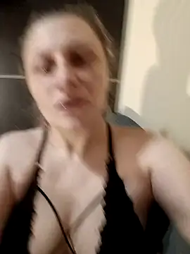 Snapshot of ariam8990 chatting on 11-11-25, 02:33 ariam8990 online show from 11-11-25, 02:33