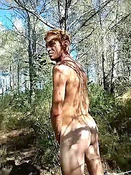 Snapshot of laroucheModel chatting on 10-01-25, 01:17 laroucheModel online show from 10-01-25, 01:17