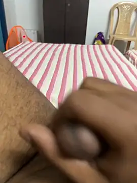 usermood2000 online show from 04-08-26, 06:57