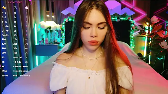 MimiFors online show from 09-18-25, 03:58