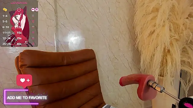 Snapshot of Victoriia_Queen chatting on 01-15-26, 08:45 Victoriia Queen online show from 01-15-26, 08:45