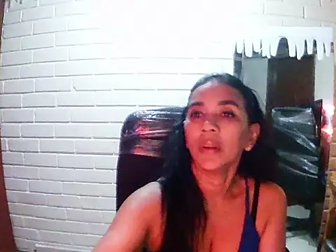 MiiaVelasquez online show from 11-11-25, 04:01