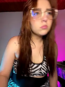 CoraVibes online show from 11-05-25, 07:36