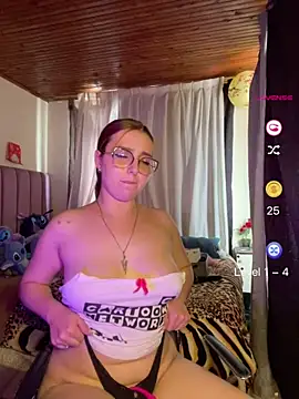 CoraVibes online show from 04-29-26, 05:30