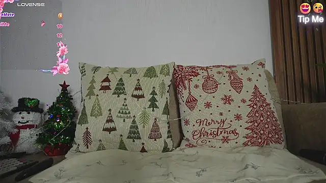 Roxybeautyy online show from 12-13-25, 09:31