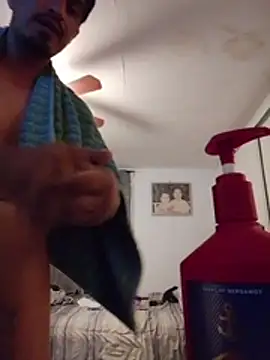 Snapshot of Arce92 chatting on 07-14-26, 04:39 Arce92 online show from 07-14-26, 04:39