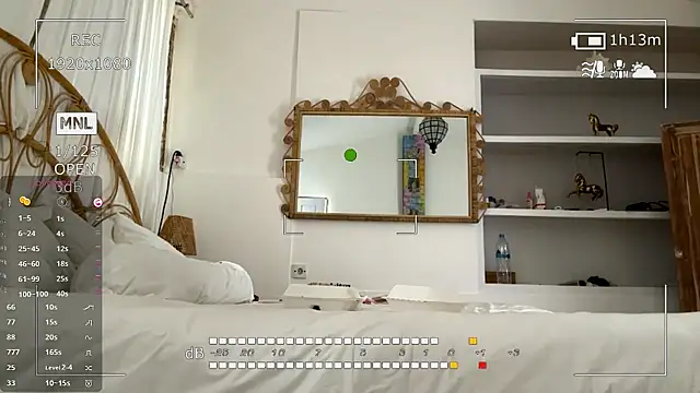 LezlieGreet online show from 11-23-25, 04:23