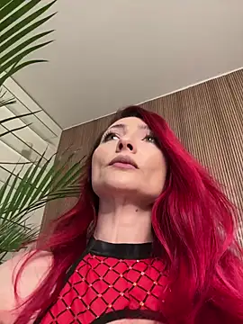 Snapshot of AlyxVonD chatting on 12-18-25, 04:40 AlyxVonD online show from 12-18-25, 04:40