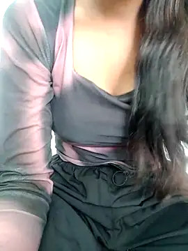 Snapshot of cute_parii_ chatting on 10-01-25, 10:10 cute parii online show from 10-01-25, 10:10