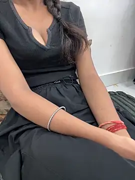 Snapshot of cute_parii_ chatting on 10-01-25, 10:16 cute parii online show from 10-01-25, 10:16
