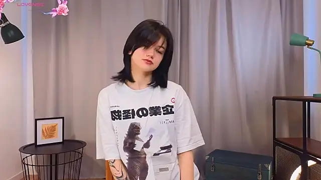 PamilaGrassle online show from 09-27-25, 04:06