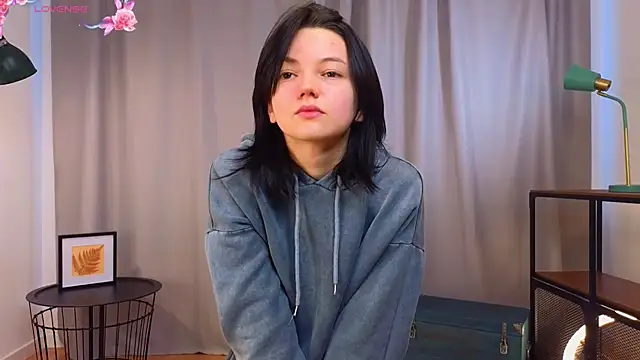 PamilaGrassle online show from 09-30-25, 04:06